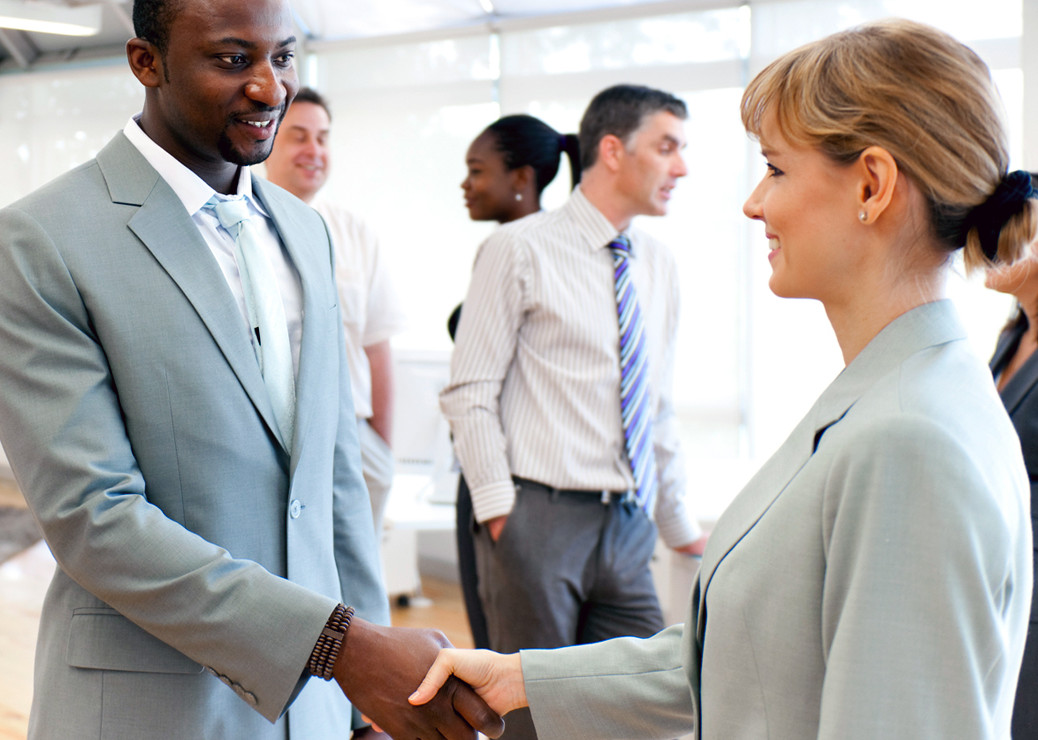Schmoozing with Grace: How to Network Effectively at Events